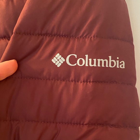 Columbia Women's Deep Red Puffer Jacket - Picture 2 of 7